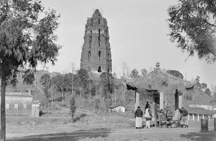 雷峰塔600余块铭文砖首展，步入古塔的千年时空